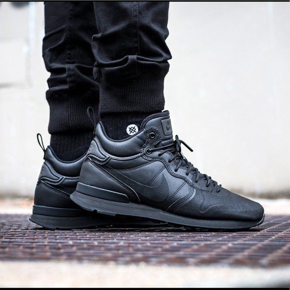 Nike Internationalist Utility Triple Black Shoes - Picture 3 of 9